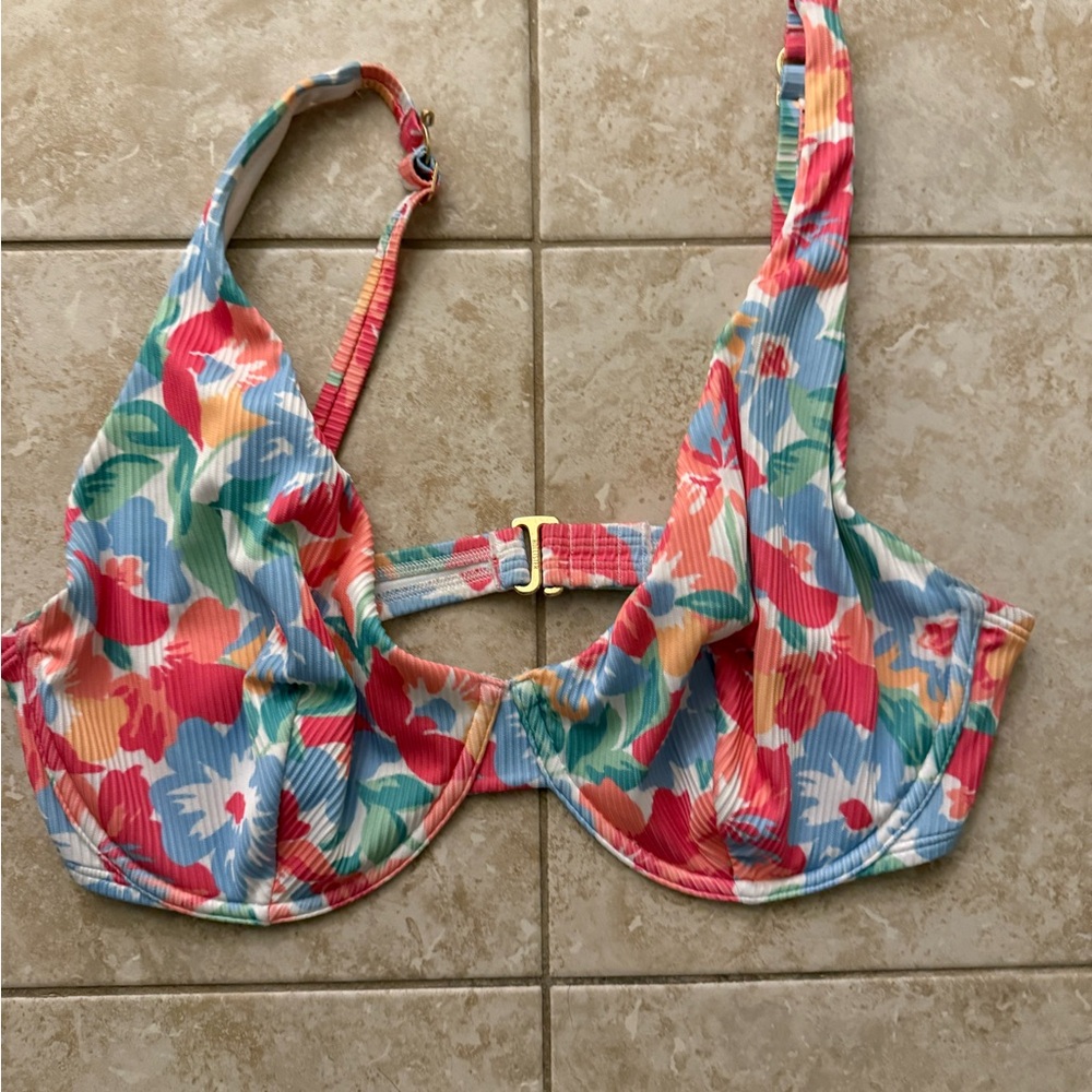 Hollister Curvy High Apex Ribbed Underwire Bikini Top - Floral Multicolor